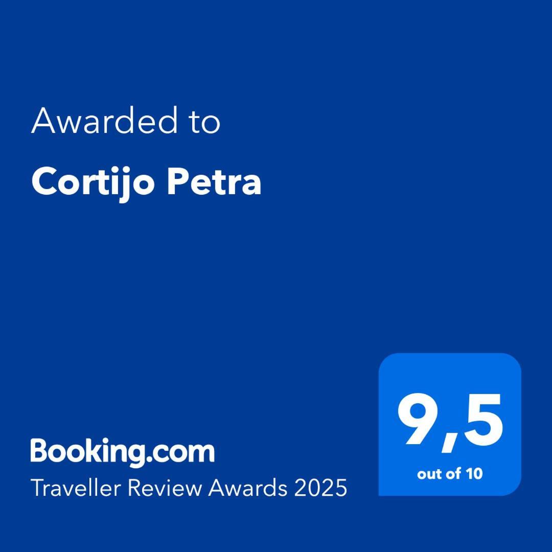 לינה וארוחת בוקר Villanueva del Rosario Cortijo Petra מראה חיצוני תמונה